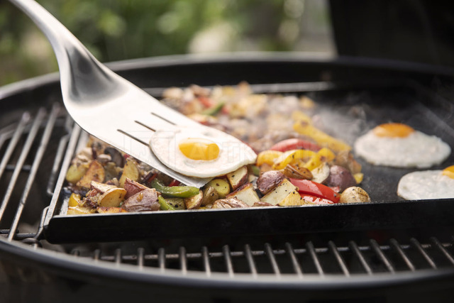Вугільний гриль Weber Master-Touch GBS E-6755 67 см. Фото 10